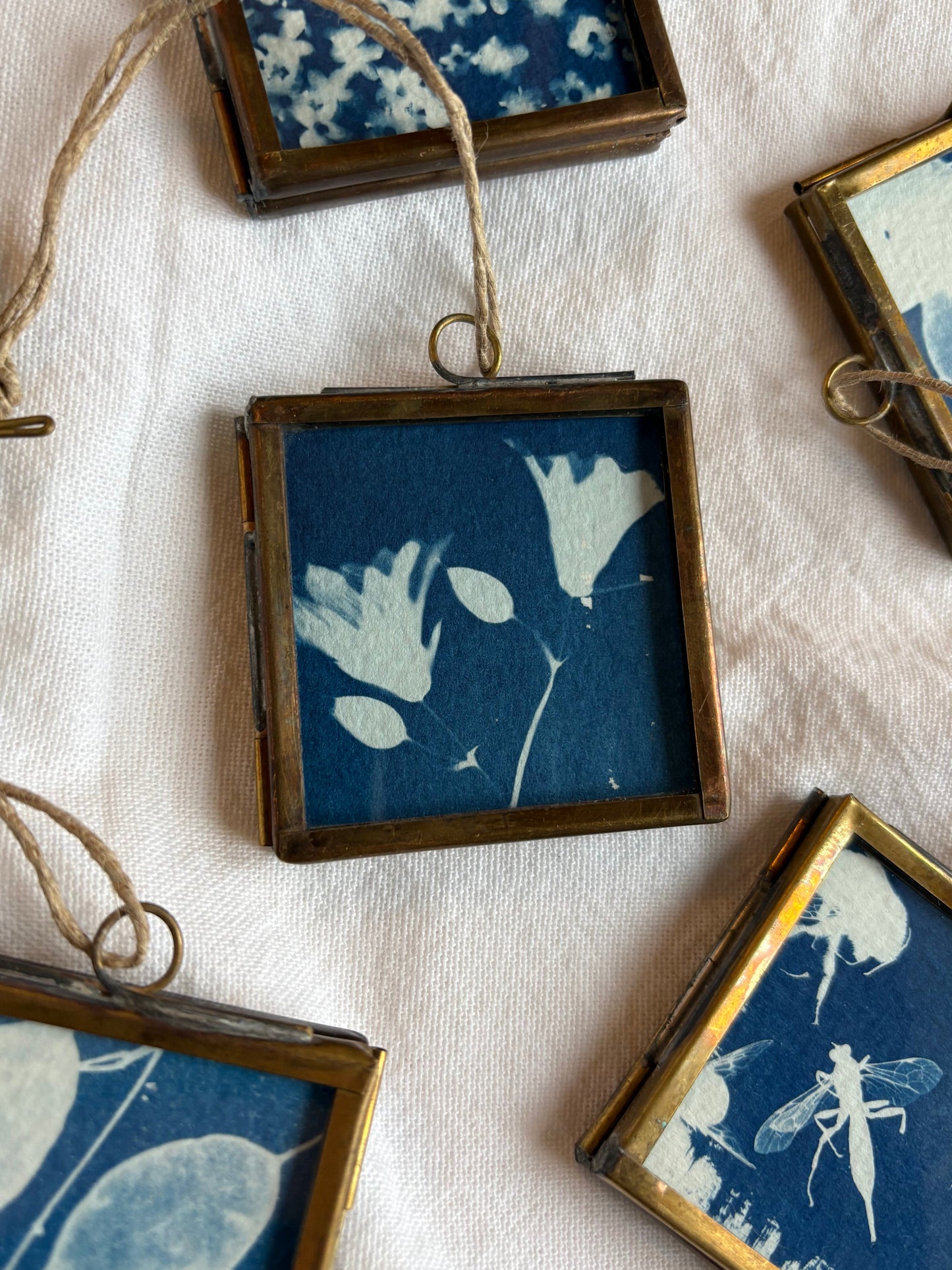 Gerniums - bockingford - 4x4cm frame