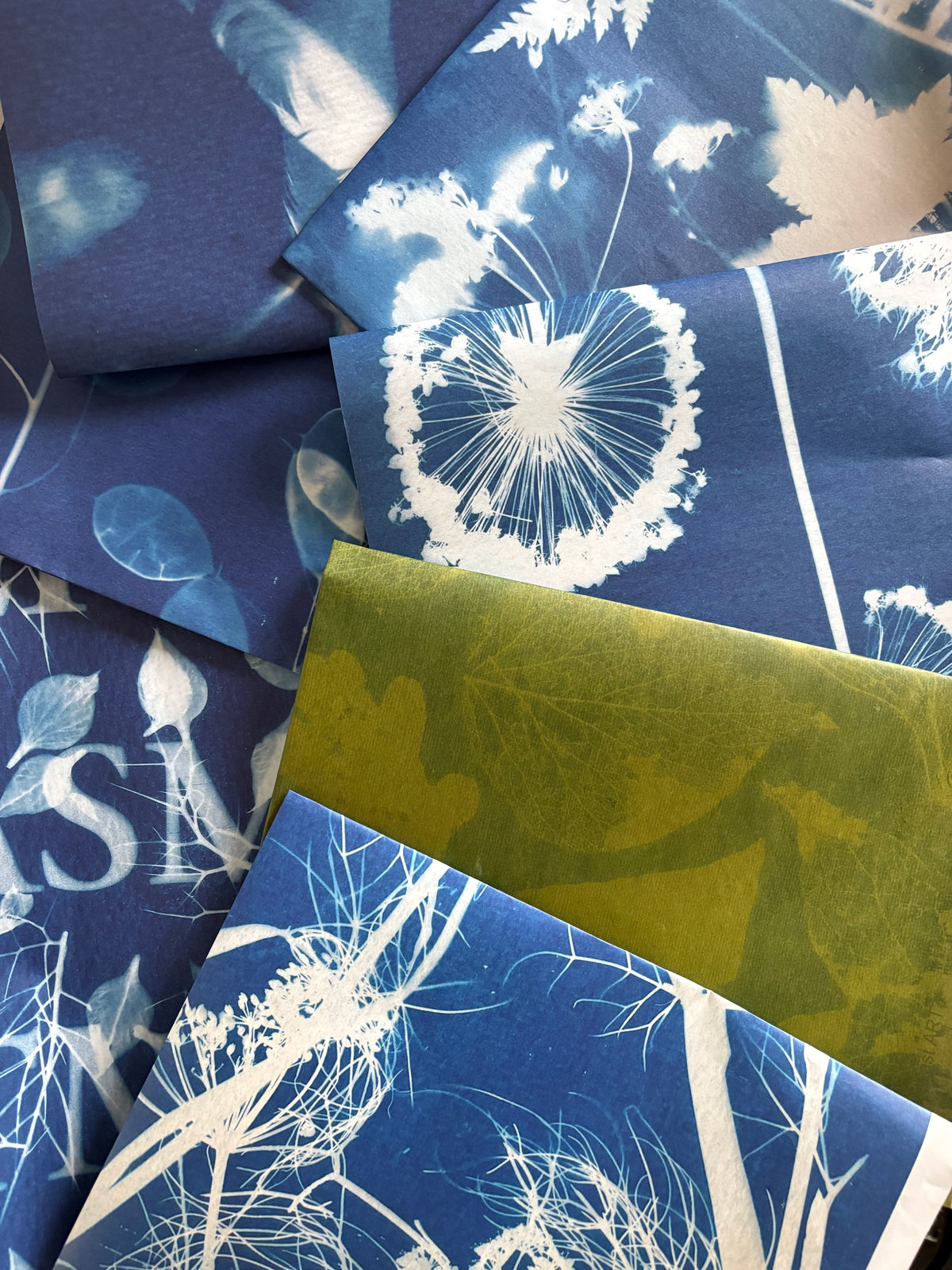 6 sheets of Gift Wrap - Lucky Dip