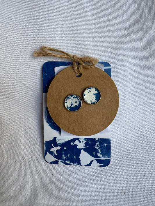 Cow Parsley Bits i - Cyanotype - SALE - Stud 12 mm